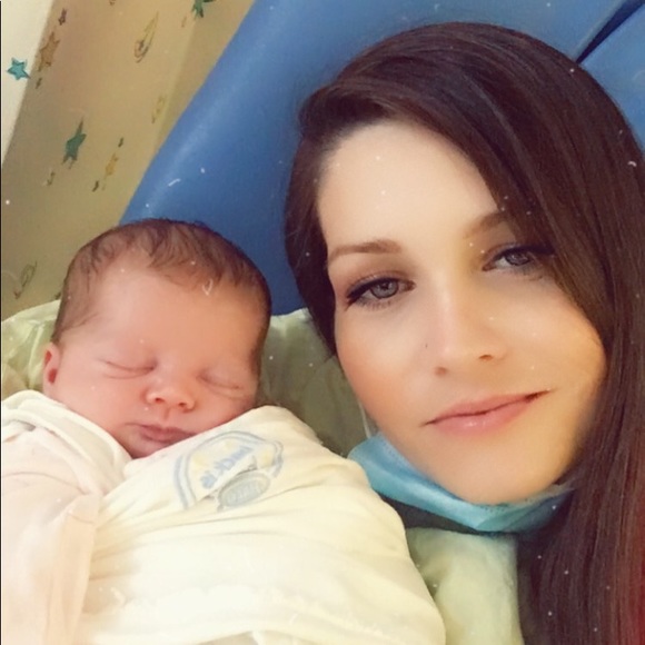 Meet your Posher, Madison - Picture 9 of 16